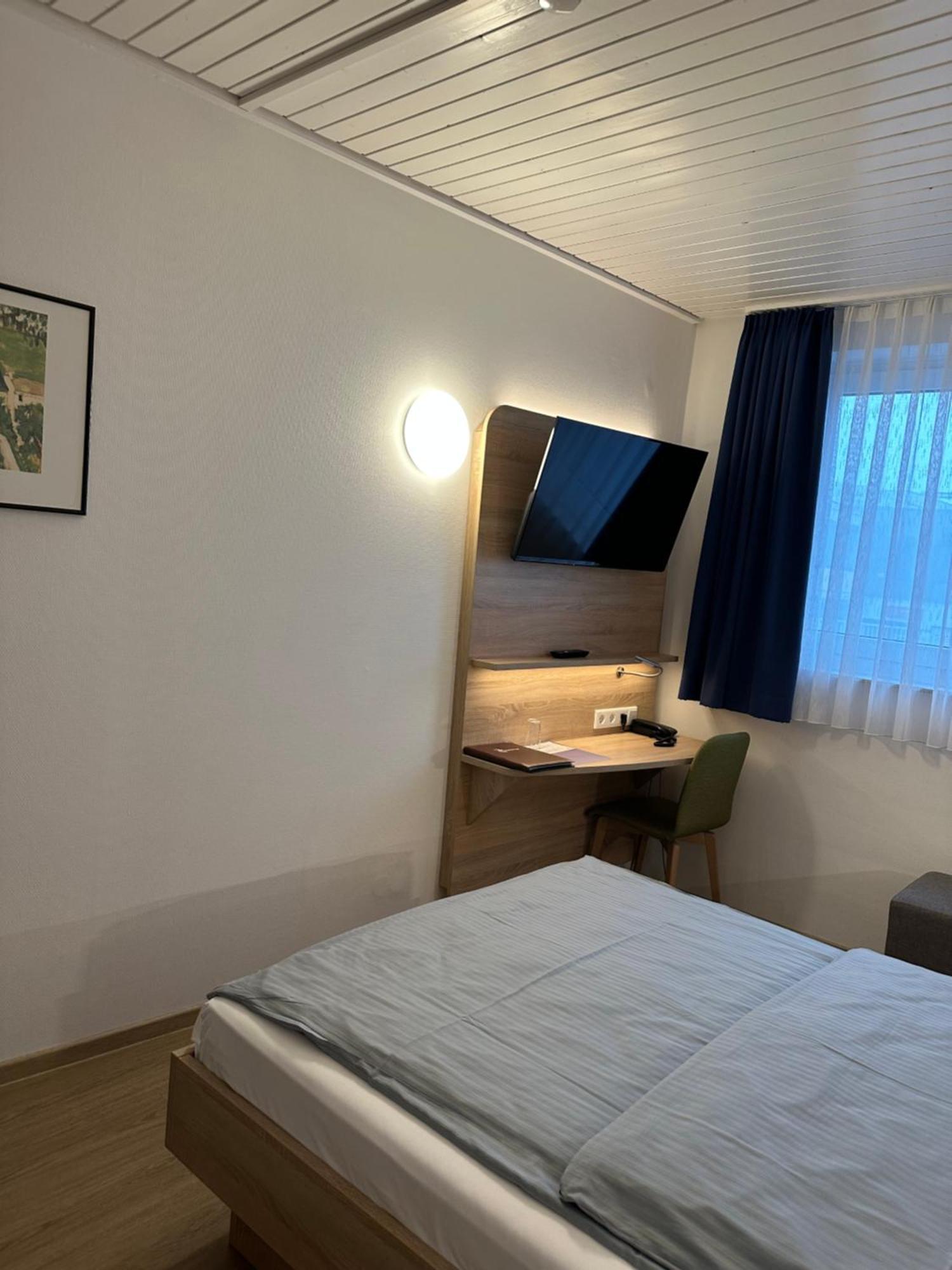 Am Vogelsanger Weg 3* Дюссельдорф