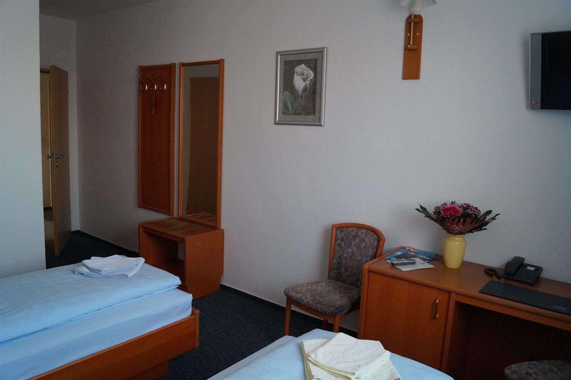 Am Vogelsanger Weg Hotel 3*